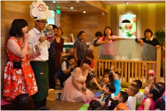 Sizzler 時時樂西餐廳舉辦“彩虹的約定”兒童節公益活動