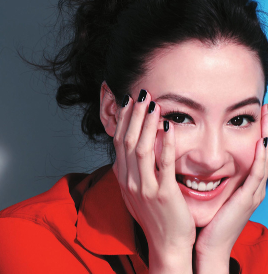 當紅混血女星美貌氣質(zhì)大PK