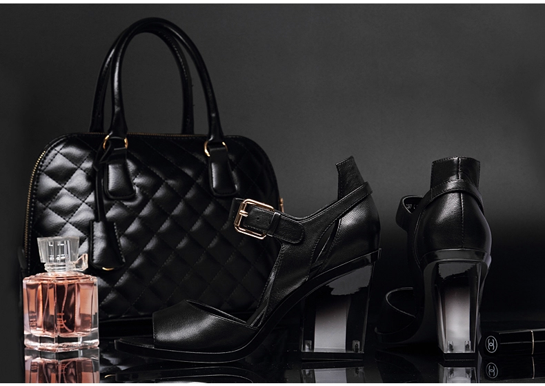 KOMANIC柯瑪妮克， 同步全球時尚