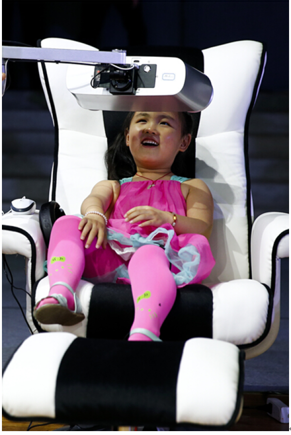 將3D影院搬回家！立體世界發(fā)布3DWORLD “非接觸頭部影院”