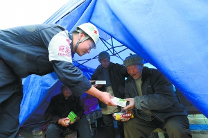 北京“流動醫院”進震區