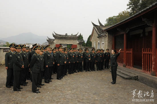 軍報：有的案件中出現系統性、塌方式腐敗