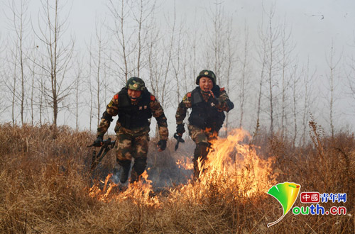 習大大新年賀詞鼓舞軍心 武警官兵2015蠻拼使命