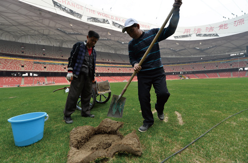 鳥巢為迎田徑世錦賽重鋪賽道 請回奧運團隊翻新
