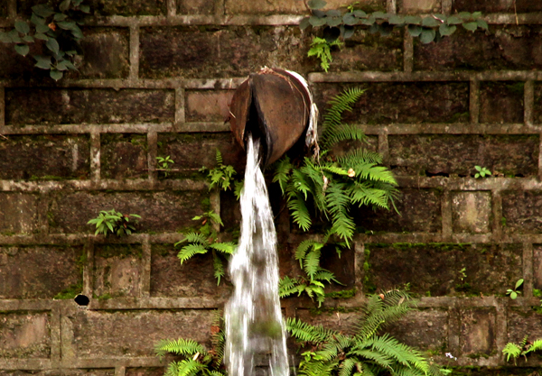 專家警示:重慶每日浪費溫泉資源已達數萬噸