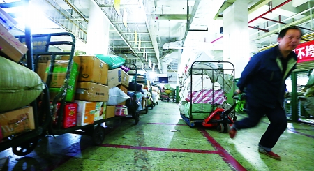 重慶昨迎雙11首個快件高峰 還好沒有包裹延誤