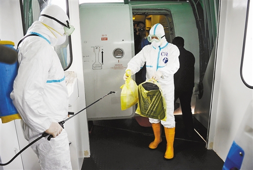 重慶多部門聯(lián)合舉行埃博拉出血熱疫情防控應(yīng)急演練