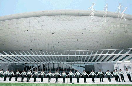 世博局將對明星入園活動重新進(jìn)行安全評估