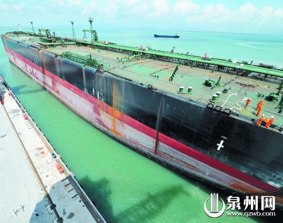 泉州船廠首次承接維修30萬(wàn)噸超級(jí)油輪（組圖）