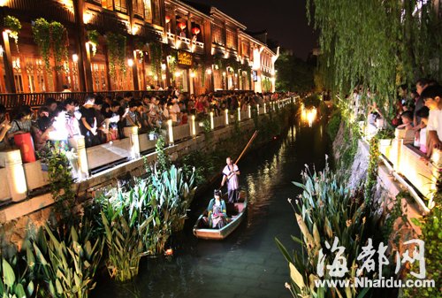 三坊七巷舉行中秋祭月活動 福州話誦古詩(圖)