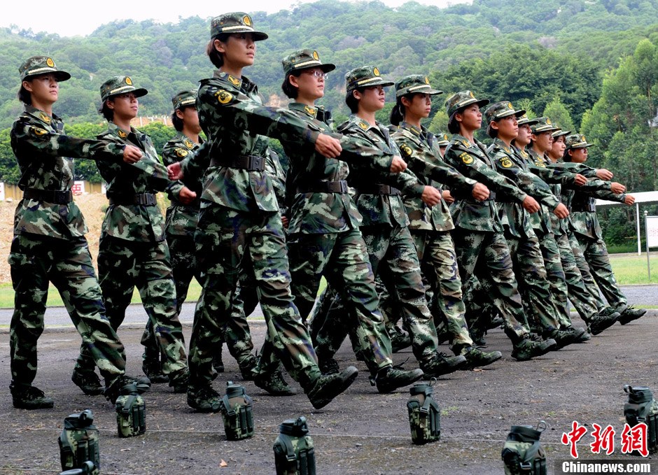 福建新“警花”接受訓練 曾參加世界小姐比賽