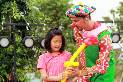 龍巖志高神州歡樂(lè)園“五一”迎近2萬(wàn)游客