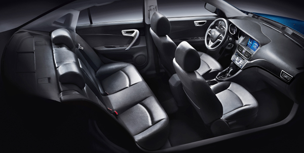 大氣度、新格調，東南V5菱致推出典雅黑智感旗艦座艙