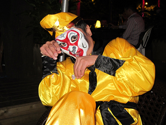 福州：萬圣節(jié)吸引眾多外籍人士狂歡