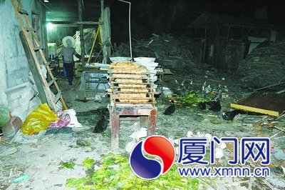 廈門(mén)查處三家黑豆腐作坊 日產(chǎn)假“銀祥”豆腐2.5噸