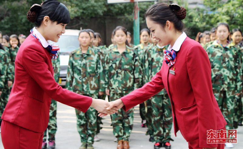 廈深鐵路即將開通 美麗“動姐”練兵忙（組圖）