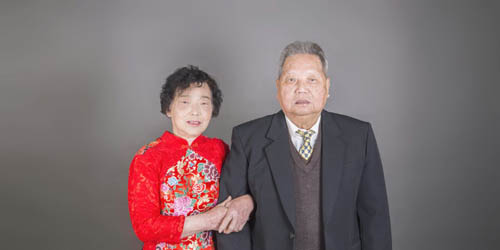 福州8旬老夫妻慶祝“鉆石婚” 結婚60年未紅過臉