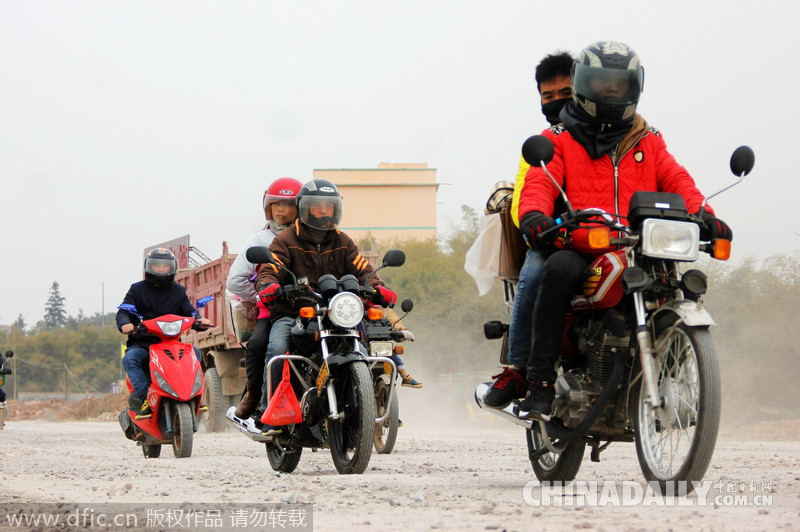 春運“鐵騎”千里返鄉 今年仍將超過40萬人