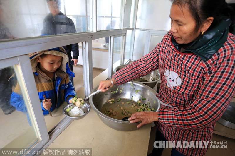 廣西柳州市免費午餐受益學生超過18萬人