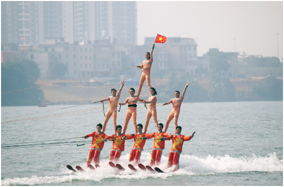 2013世界水上極速運(yùn)動(dòng)大賽落幕 柳州再成焦點(diǎn)