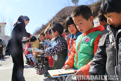 愛心在奉獻里綻放秦皇島海事青年志愿者三月在行動