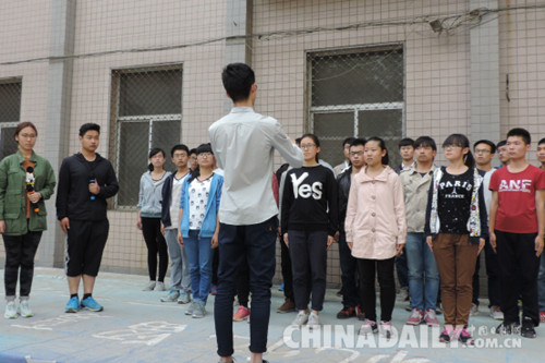 石家莊鐵道大學機械學子齊唱紅歌獻禮黨的生日