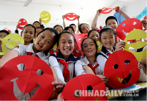 邯鄲：微笑進(jìn)校園 小學(xué)生笑迎每一天