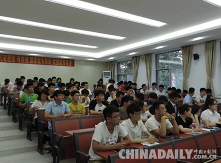 石家莊鐵道大學機械學院開展向李保國同志學習活動