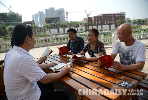 餐桌變“書桌” 黨員學習有了“后花園”