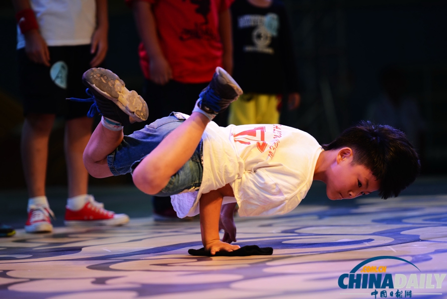 首屆中國（鄭州）國際街舞大賽開幕