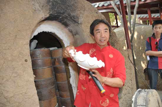 “星航鈞窯柴燒日”禹州舉行 入窯一色出窯萬彩