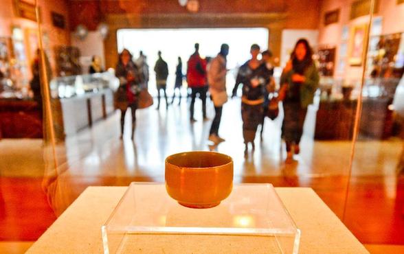 黑龍江省博物館首次展出館藏精品“千年汝窯杯”