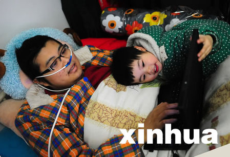 “癌癥爸爸”30萬字“網(wǎng)絡(luò)家書”傳遞愛與堅(jiān)強(qiáng)