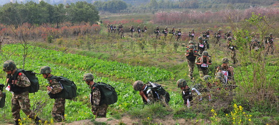 武警湖北總隊開展特戰集訓（圖）