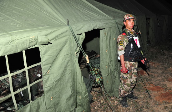 武警湖北總隊(duì)開(kāi)展特戰(zhàn)集訓(xùn)（圖）