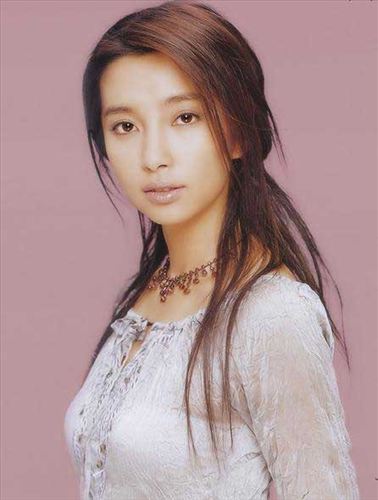 各行業(yè)年終獎盤點:有的發(fā)奔馳車 有的發(fā)衛(wèi)生巾