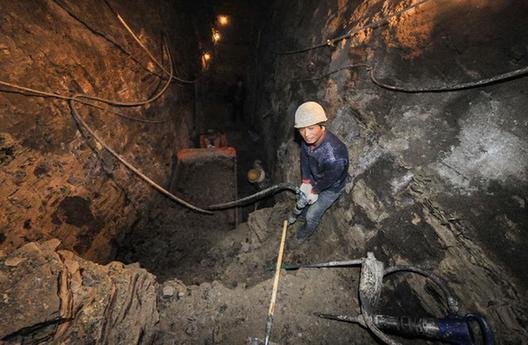 地下28米的地鐵施工現場：城市新路從這里鋪就