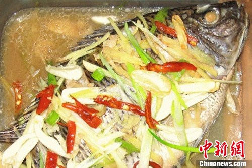 組圖：品味周莊萬三家宴“八大碗”