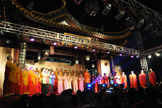 聽鐘祈愿 蘇州寒山寺呈現蘇式跨年