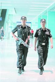 霓虹閃爍 喜氣洋洋 迎接達(dá)沃斯大連準(zhǔn)備好了