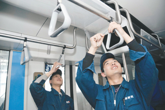 沈陽:中國第一列現(xiàn)代有軌電車