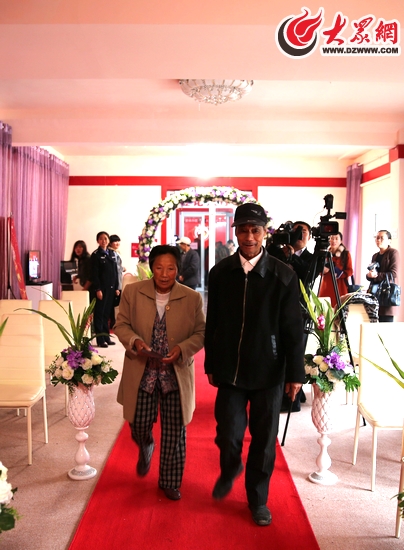 生活20年卻是“假夫妻” 日照倆花甲老人光棍節