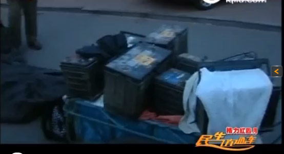 煙臺一小偷作案被發(fā)現(xiàn)后瘋狂逃竄 留下一車贓物