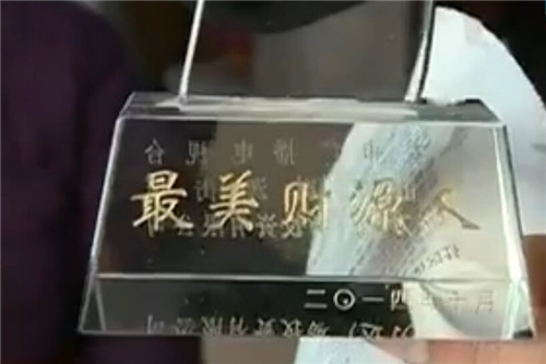 泰安一環衛工疑在垃圾桶旁自縊身亡 曾被譽保潔守護神