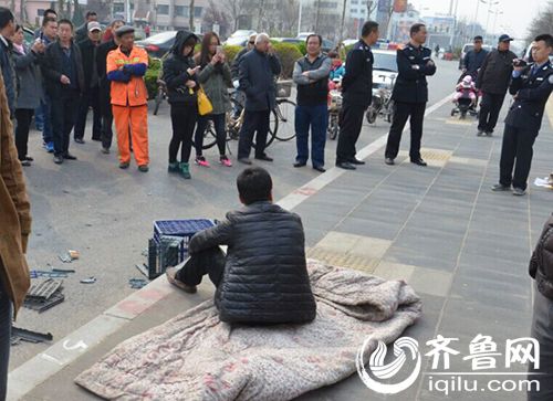 濱州：城管執法過程中與攤販起沖突 一名隊員受傷