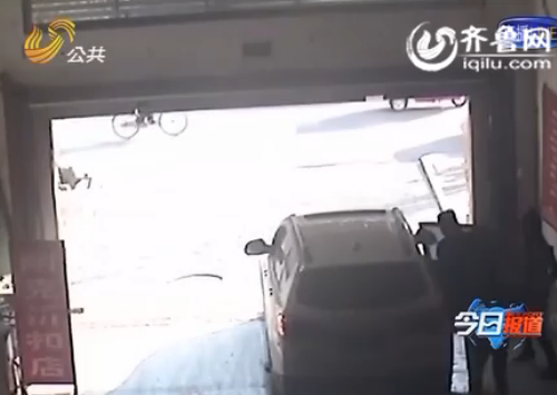 德州女子在美容會所被壯漢綁架 民警小村莊里尋人