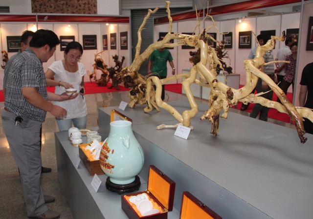 民間藝術展 添彩招遠黃金節