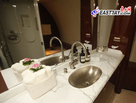 揭秘豪華公務(wù)飛機(jī) 舒適堪比酒店套房（圖）