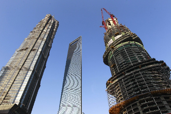 上海中心大廈高度突破300米