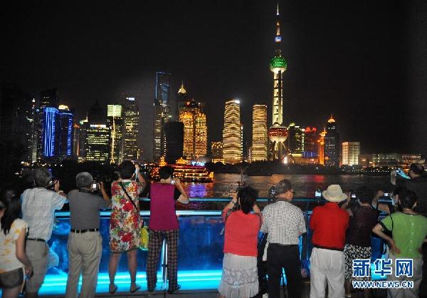 上海北外灘濱江綠地（國客中心段）對外開放